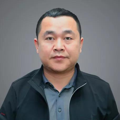 跨越速运集团有限公司集团副总裁  胡永